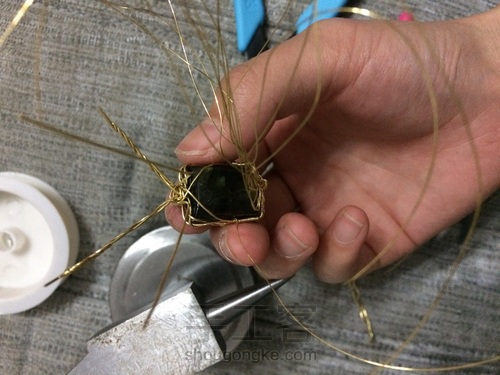 两用款拉长绕线吊坠 第17步