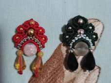 10厘的珠子做的花冠，可以做耳环和项链。