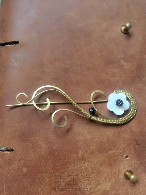 由线条转变而来的--卷花贝片胸针 第2步