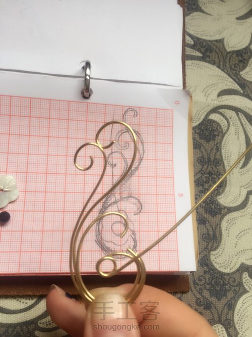 由线条转变而来的--卷花贝片胸针 第7步