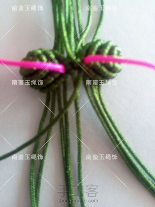 萌萌哒 斜卷结 手工编织草莓 第22步