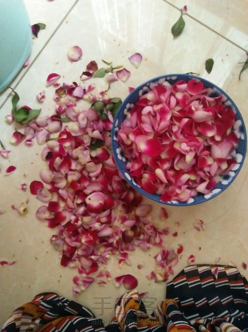 玫瑰花爽肤水 第1步