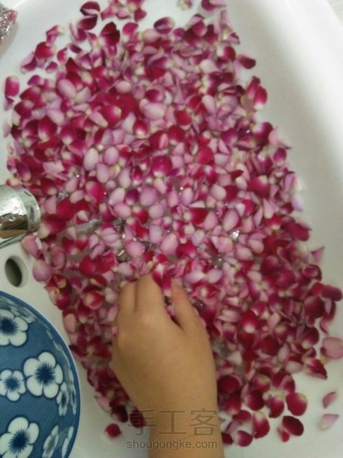 玫瑰花爽肤水 第2步