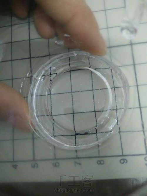 美美哒——滴胶热缩片 第7步