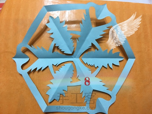 轴对称图形剪纸 第8步