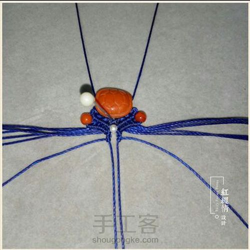 南红小富甲手绳 第26步