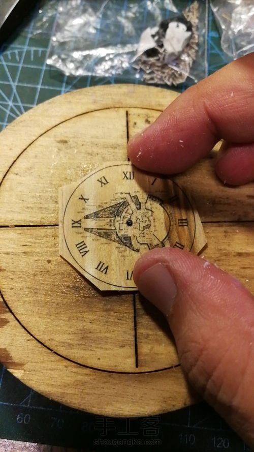 制作一块木头手表 第4步