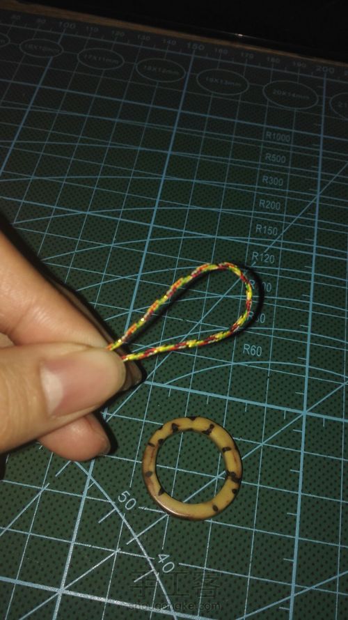 可调节编织项链 第3步