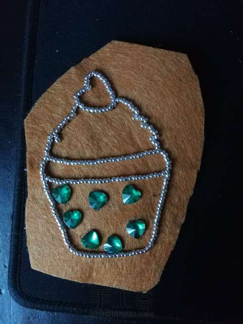 冰淇淋胸针 第3步