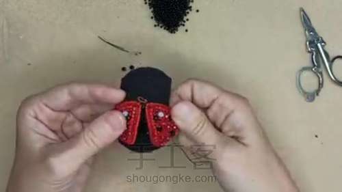 瓢虫胸针 第11步