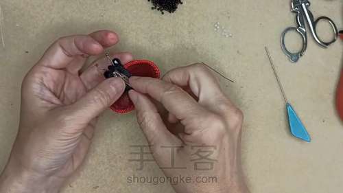 瓢虫胸针 第18步