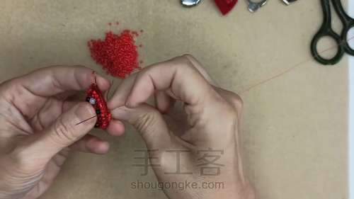 瓢虫胸针 第7步