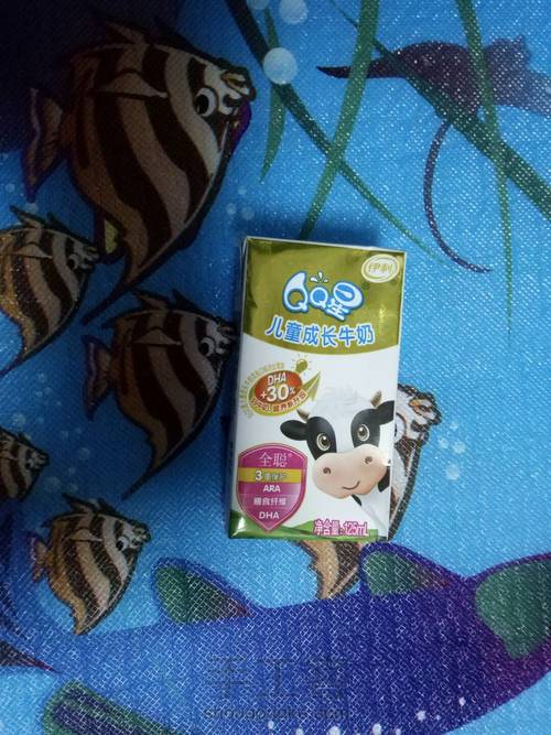 牛奶瓶收纳盒 第1步