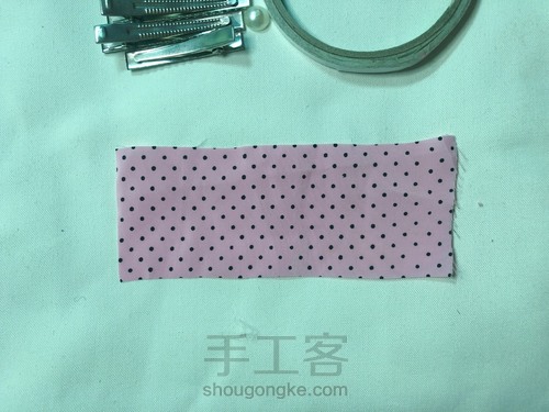 家里的碎布如何做发夹 第2步