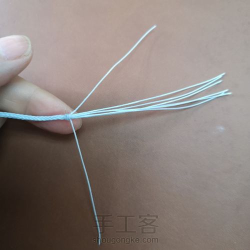 实用可调节尾扣 第5步