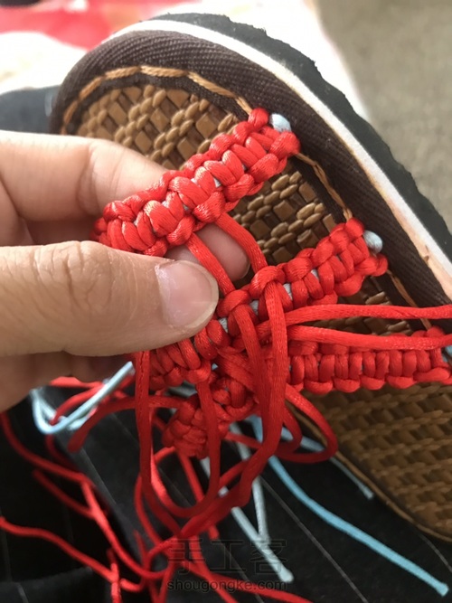 编织立体蝴蝶凉鞋 第6步