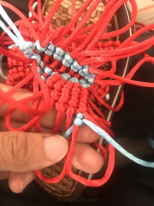 编织立体蝴蝶凉鞋 第15步