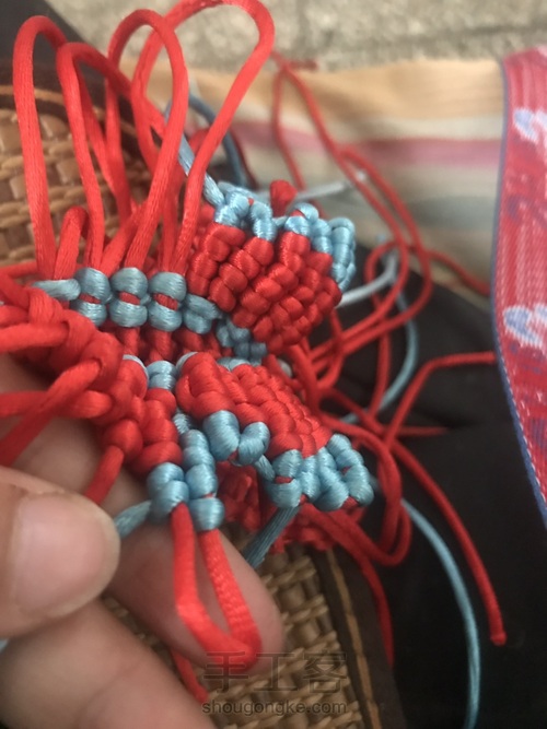 编织立体蝴蝶凉鞋 第27步