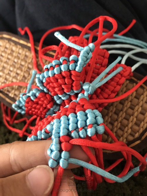 编织立体蝴蝶凉鞋 第31步