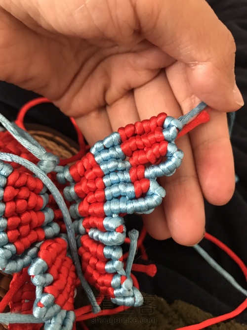 编织立体蝴蝶凉鞋 第37步