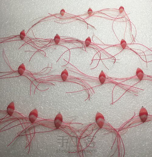 带珠渐变小莲花 第35步