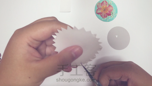 古典压花手镜视频教程 第8步