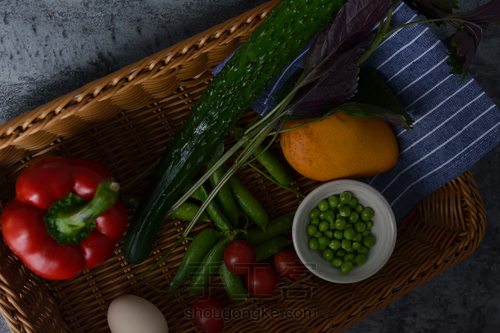 一份食材丰盛的快手早餐 第2步