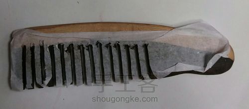 给姑娘做了把奶油小梳子 第3步