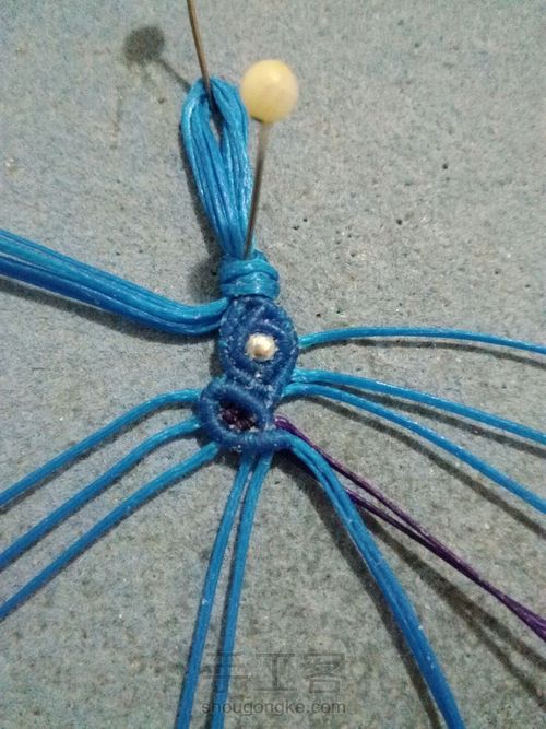 线头版吊坠 第14步