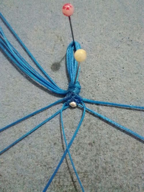 线头版吊坠 第5步