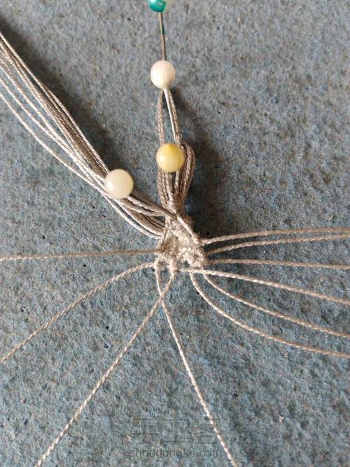 简易双花免挂线包小厚石 第28步