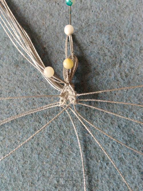 简易双花免挂线包小厚石 第30步