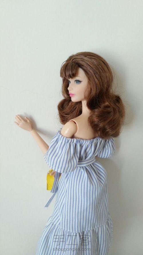 【桑莲娃衣教程】给芭比娃娃做件简单的露肩裙 第6步