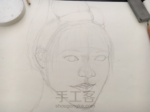 素描仕女头像 第1步