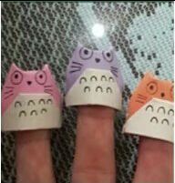 一个可爱的龙猫手指套