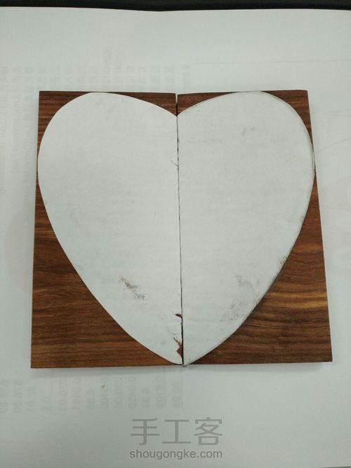 一对情侣檀木梳 第4步