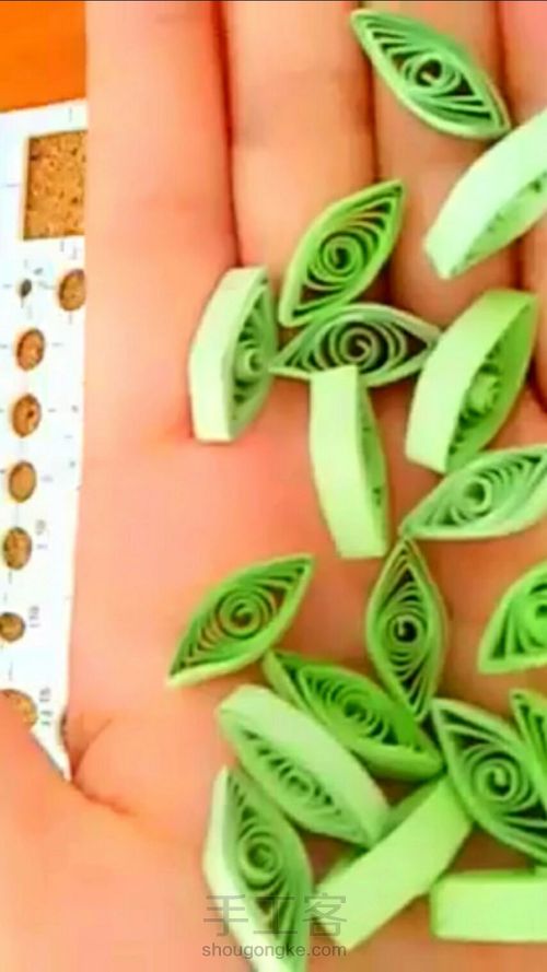 一幅衍纸画 第2步