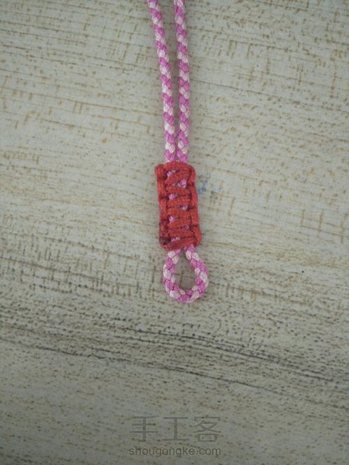 一条无名手链。 第6步