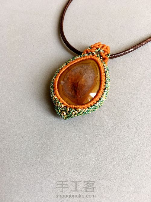 战国红彩金蜡包边项坠 第1步