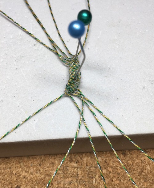 战国红彩金蜡包边项坠 第7步