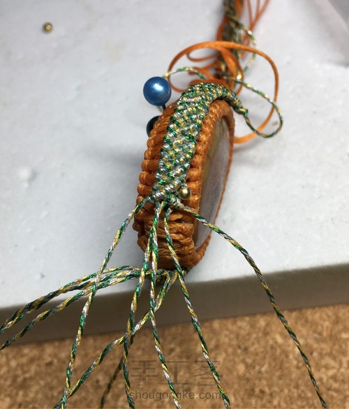 战国红彩金蜡包边项坠 第12步