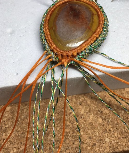 战国红彩金蜡包边项坠 第30步