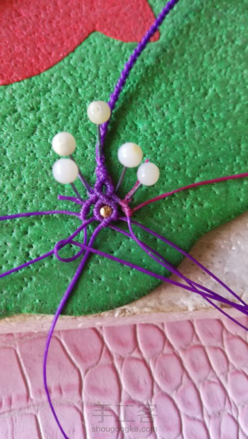 琥珀挂绳尾扣 第13步