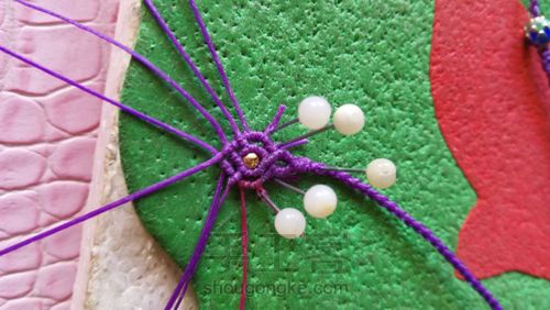 琥珀挂绳尾扣 第14步