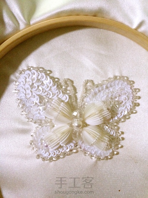 设计分享钉珠工艺设计方法论《珠绣蝴蝶》 第7步