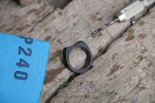 原创紫光檀镶嵌银丝戒指 第10步