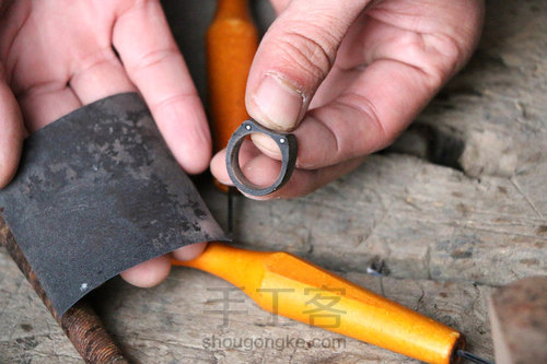 原创紫光檀镶嵌银丝戒指 第13步