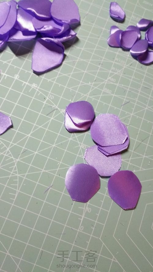 婚用胸花 第2步