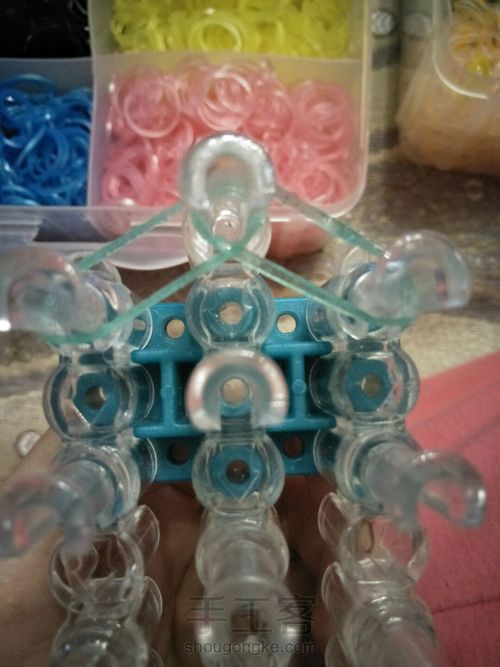 啦啦啦～橡皮筋手链～啦啦啦～ 第1步