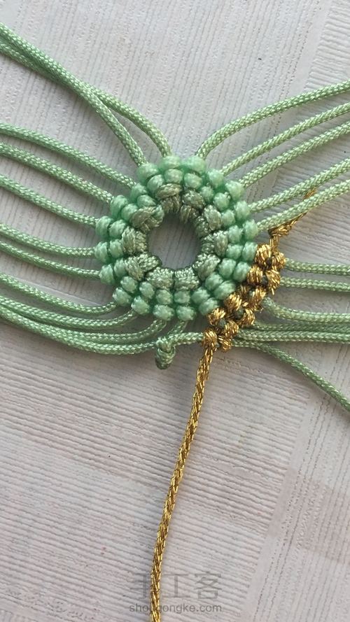 原创挂饰 青青草丝桃花妆教程 第9步